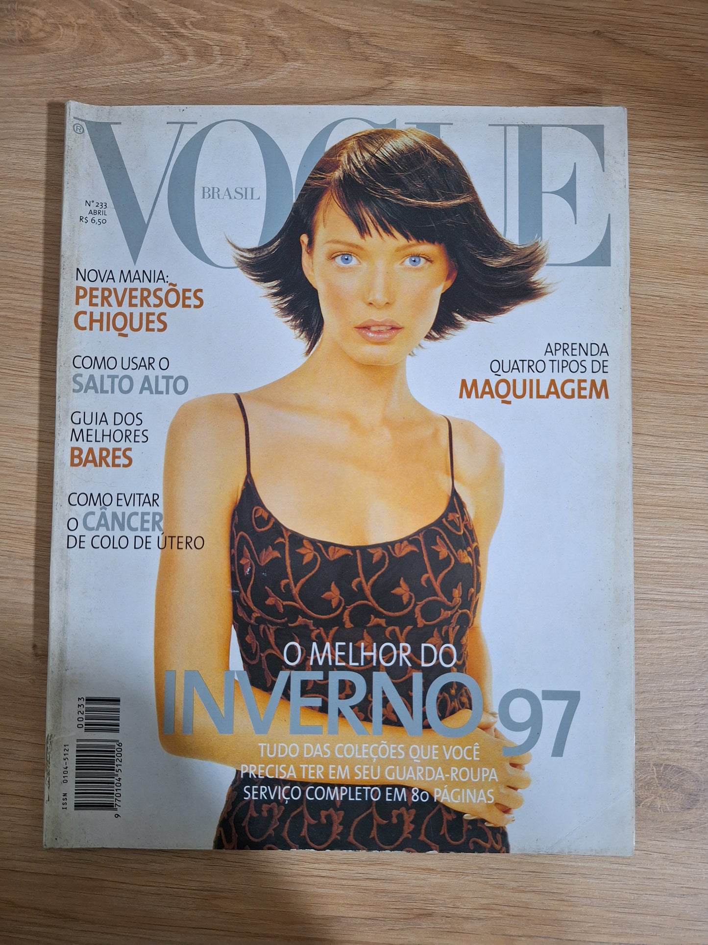 Revista Vogue 233
