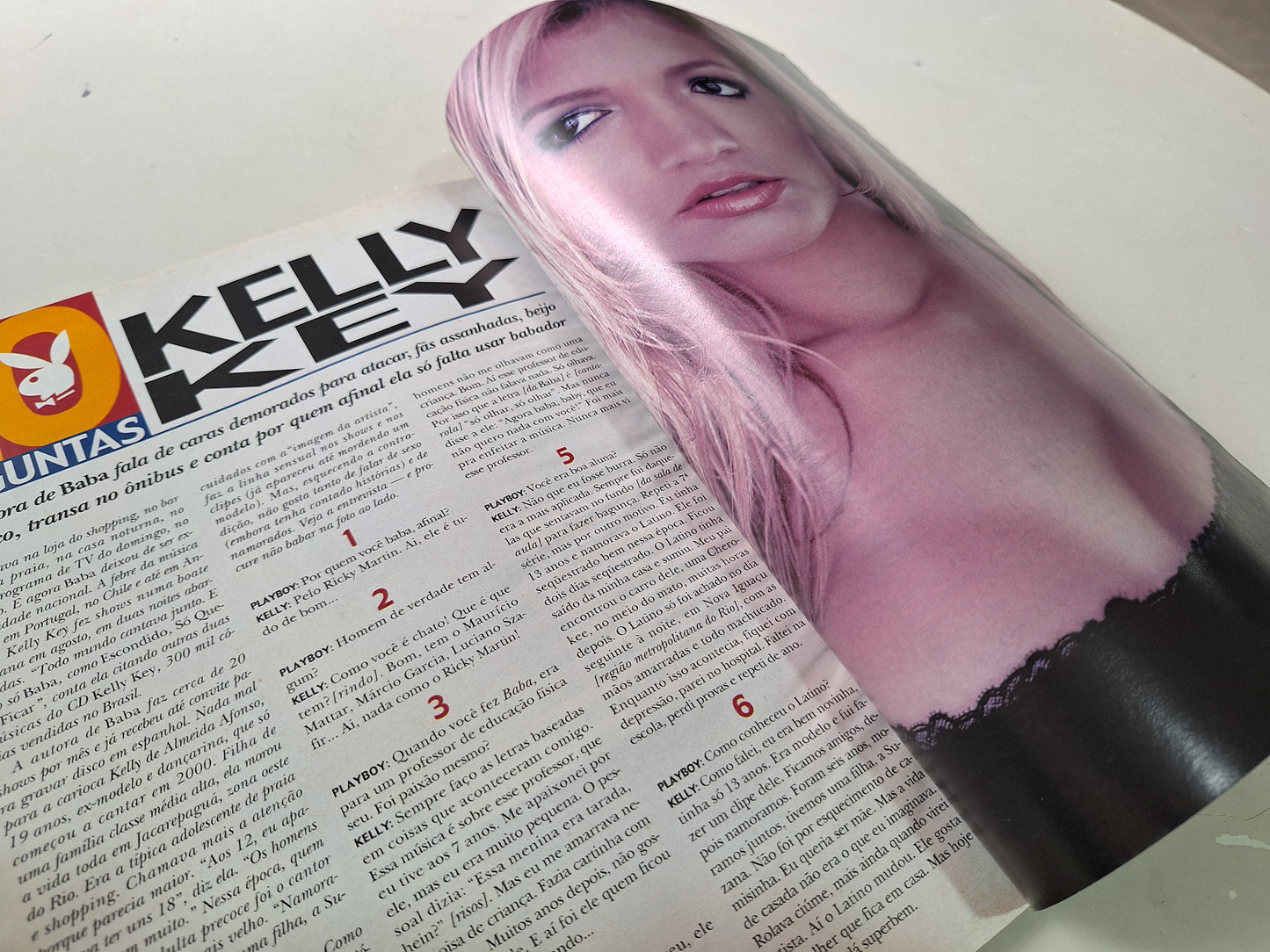 Revista Playboy 327 (2002)