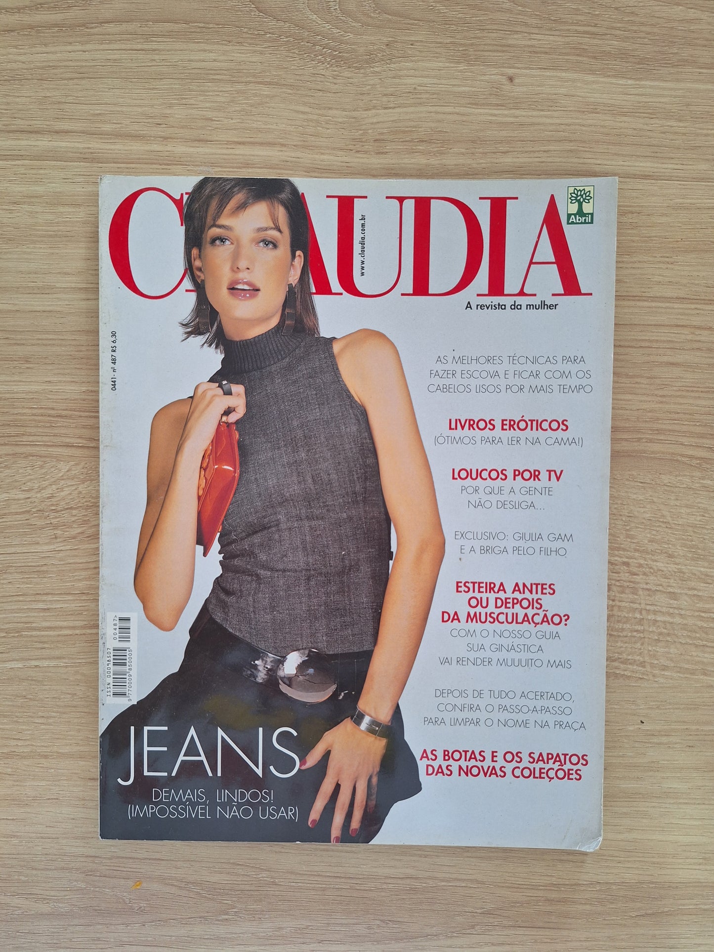 Revista Claudia 487 (2002)