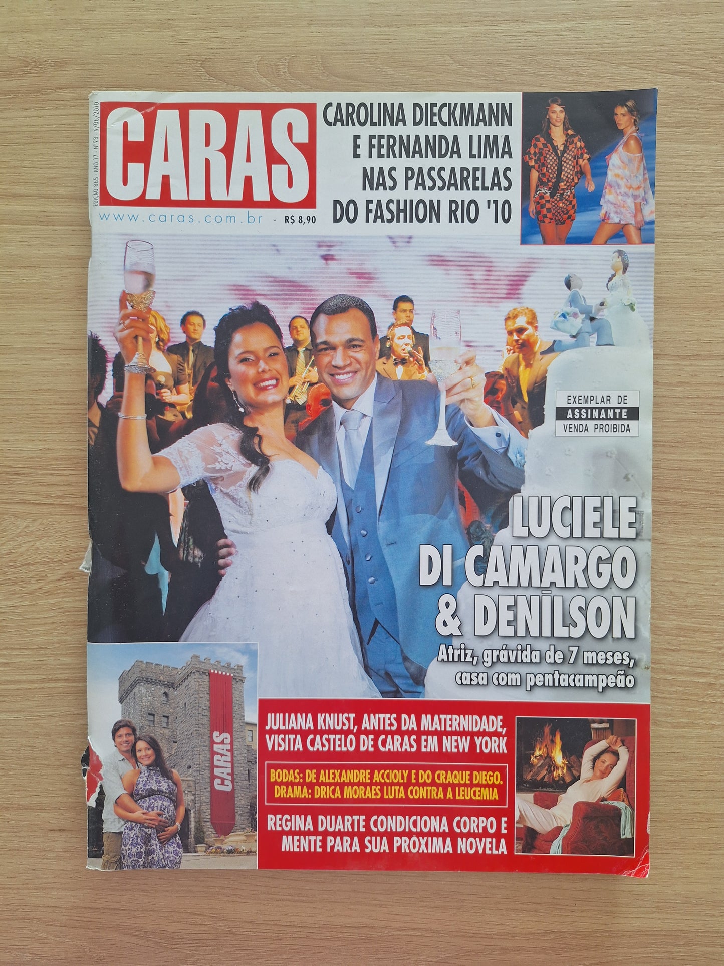 Revista Caras 865 (2010)