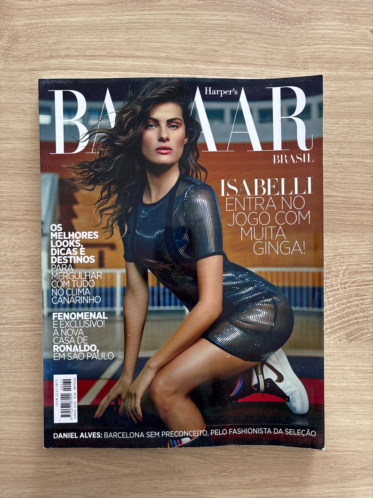 Revista Harper’s Bazaar 32 (2014)