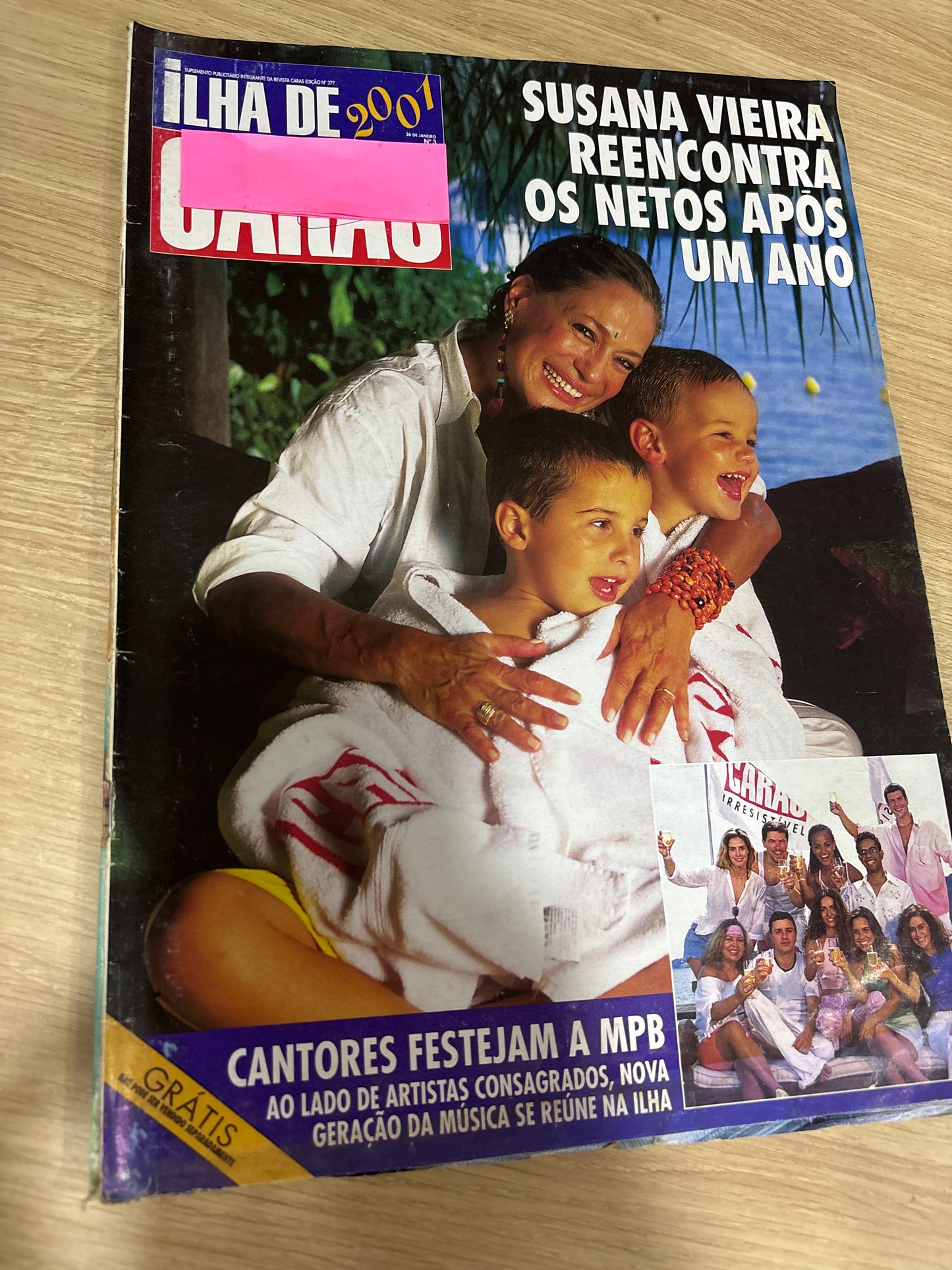 Revista Caras 377 (2001)