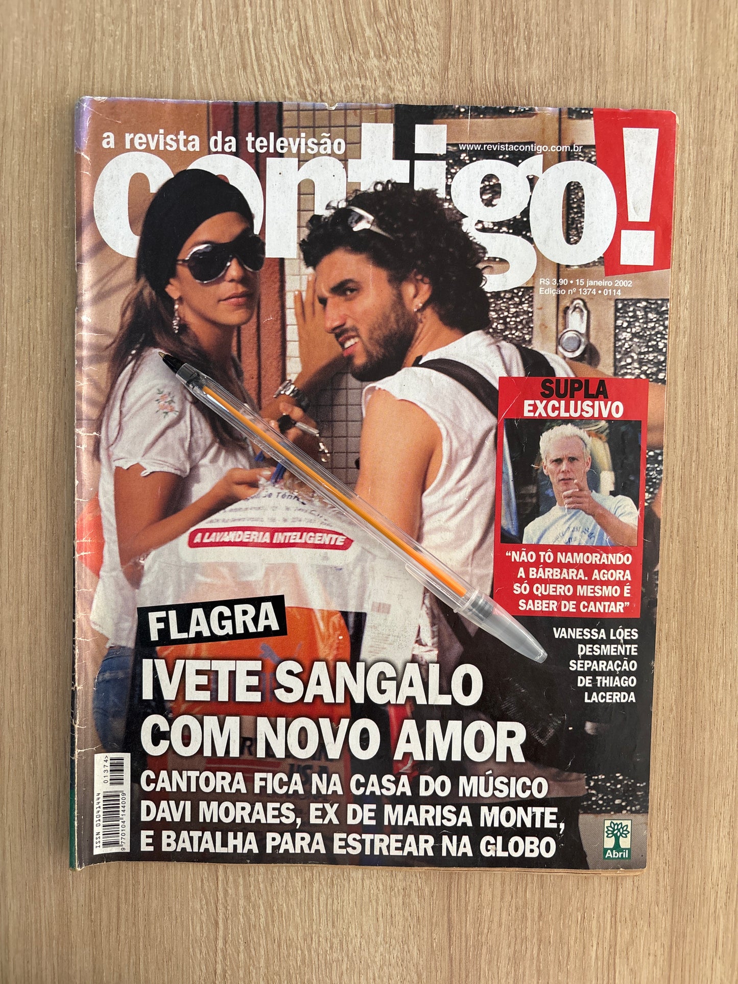 Revista Contigo 1374 (2002)