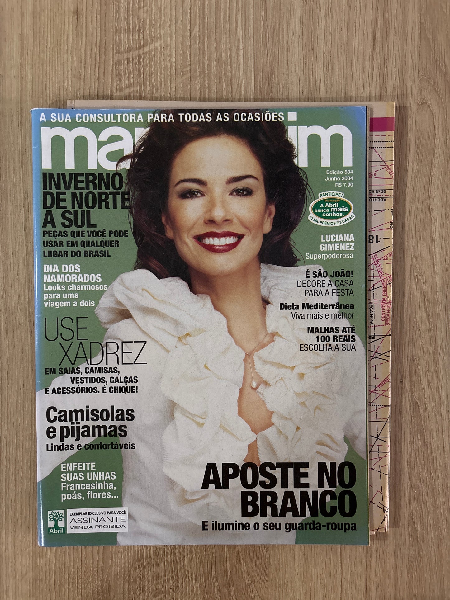 Revista Manequim 534 (2004)