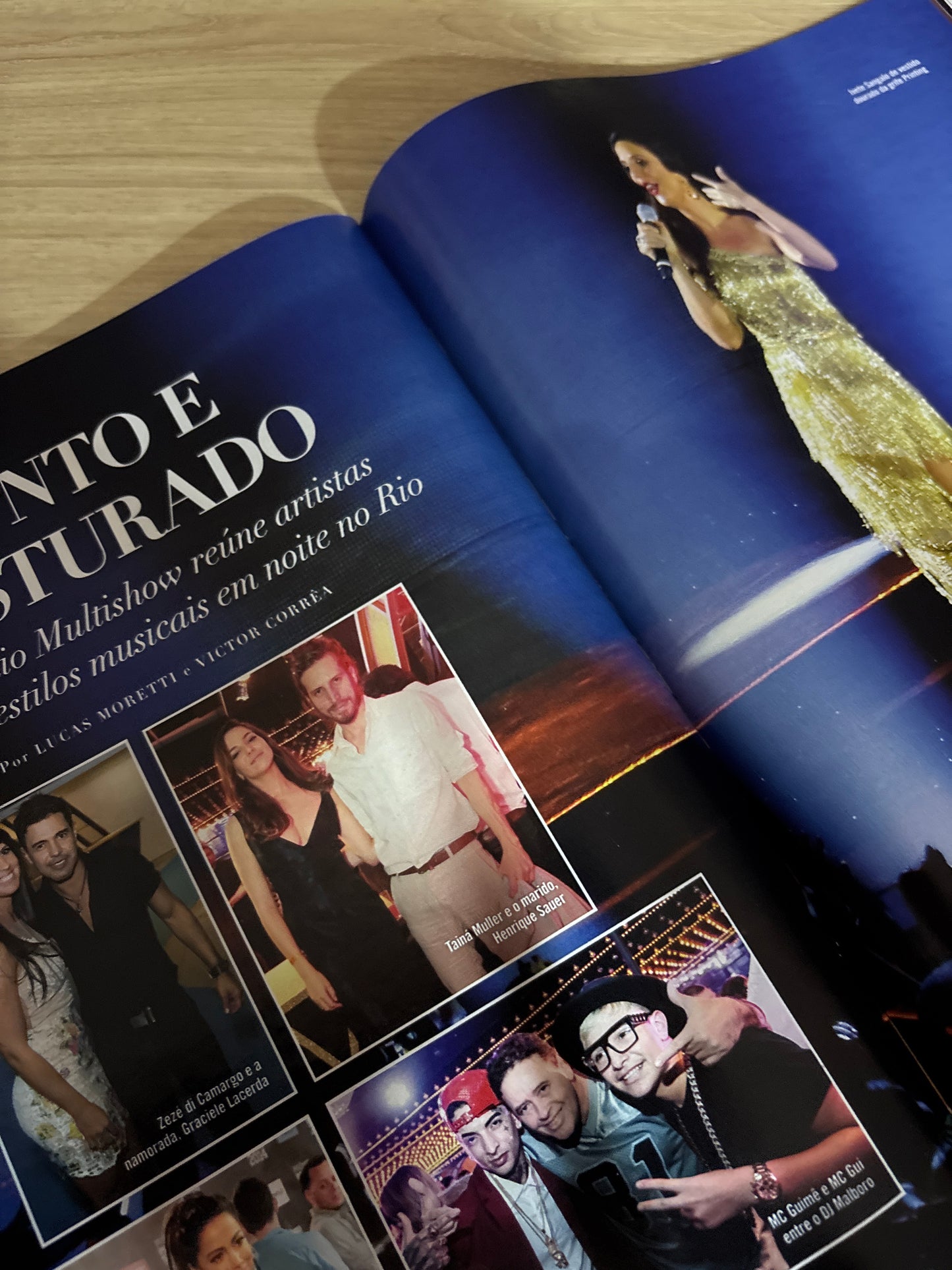 Revista Contigo 2042 (2014)