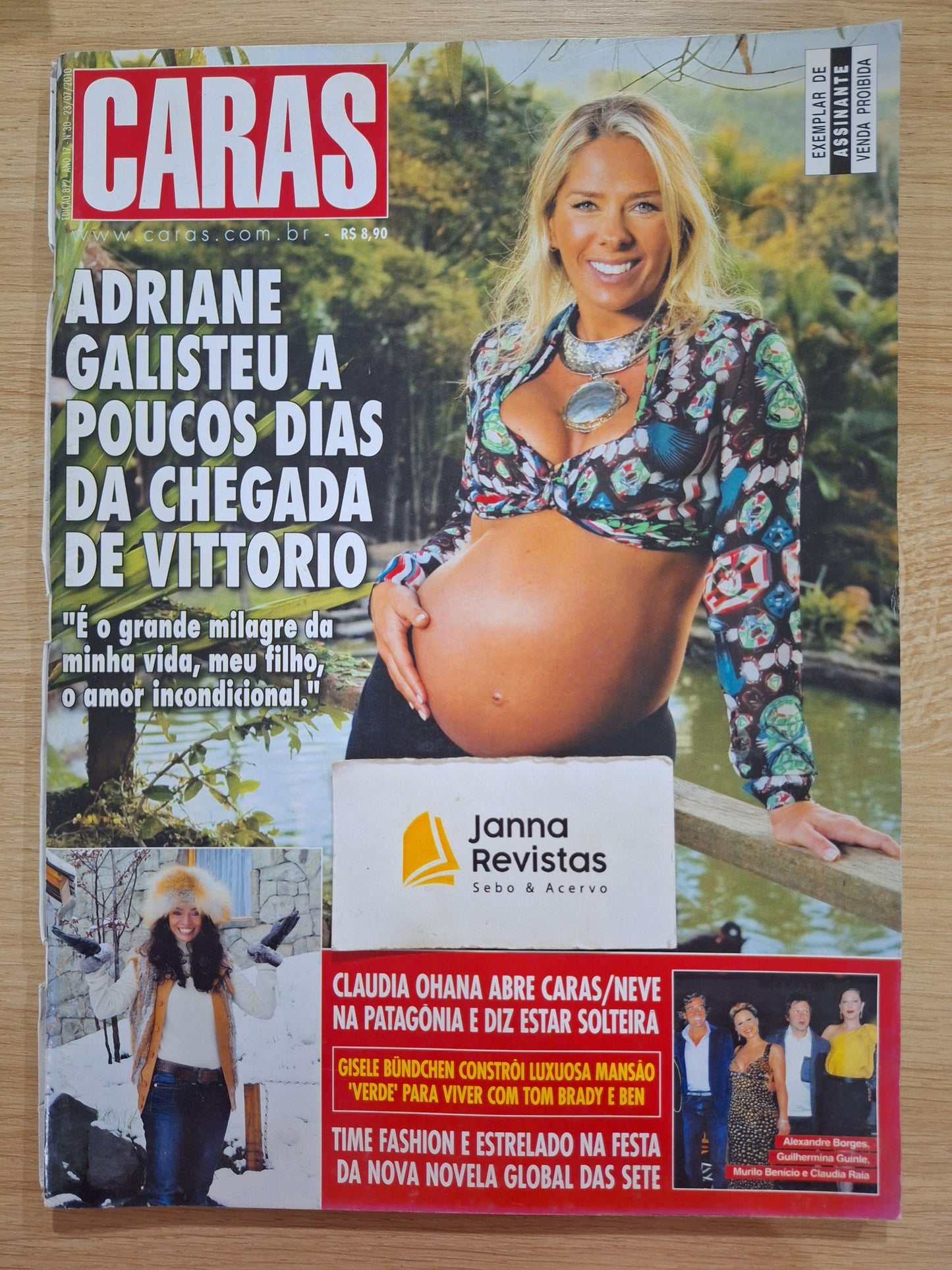 Revista Caras 872 (2010)