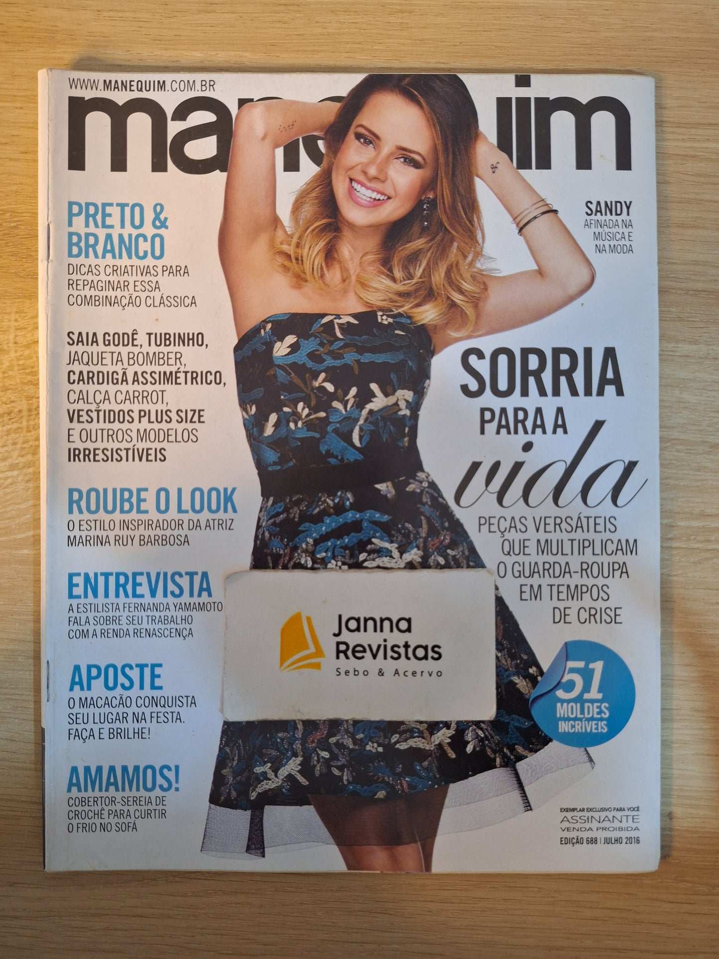 Revista Manequim 688 (2016)