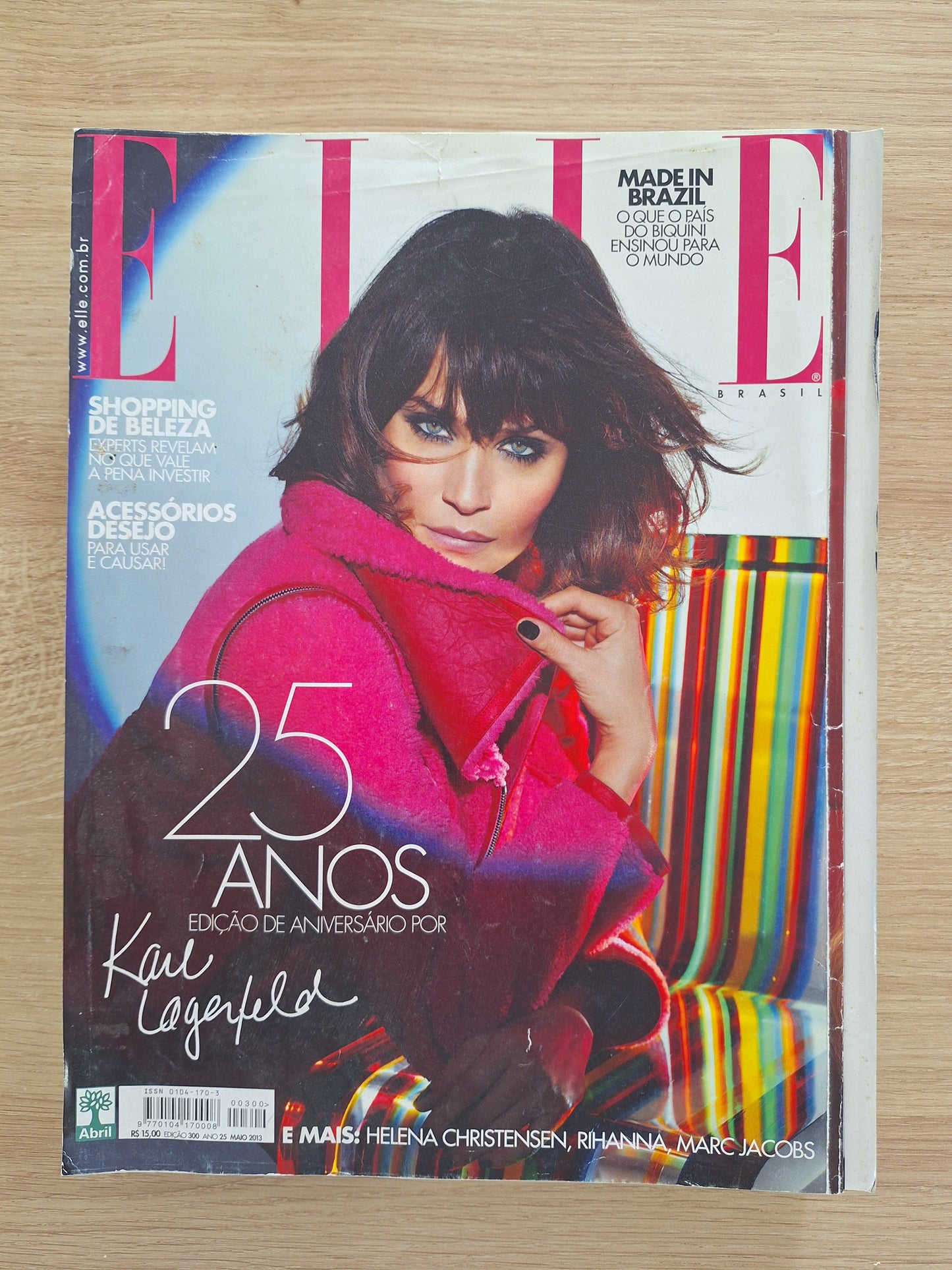 Revista Elle Brasil 300 (2013)