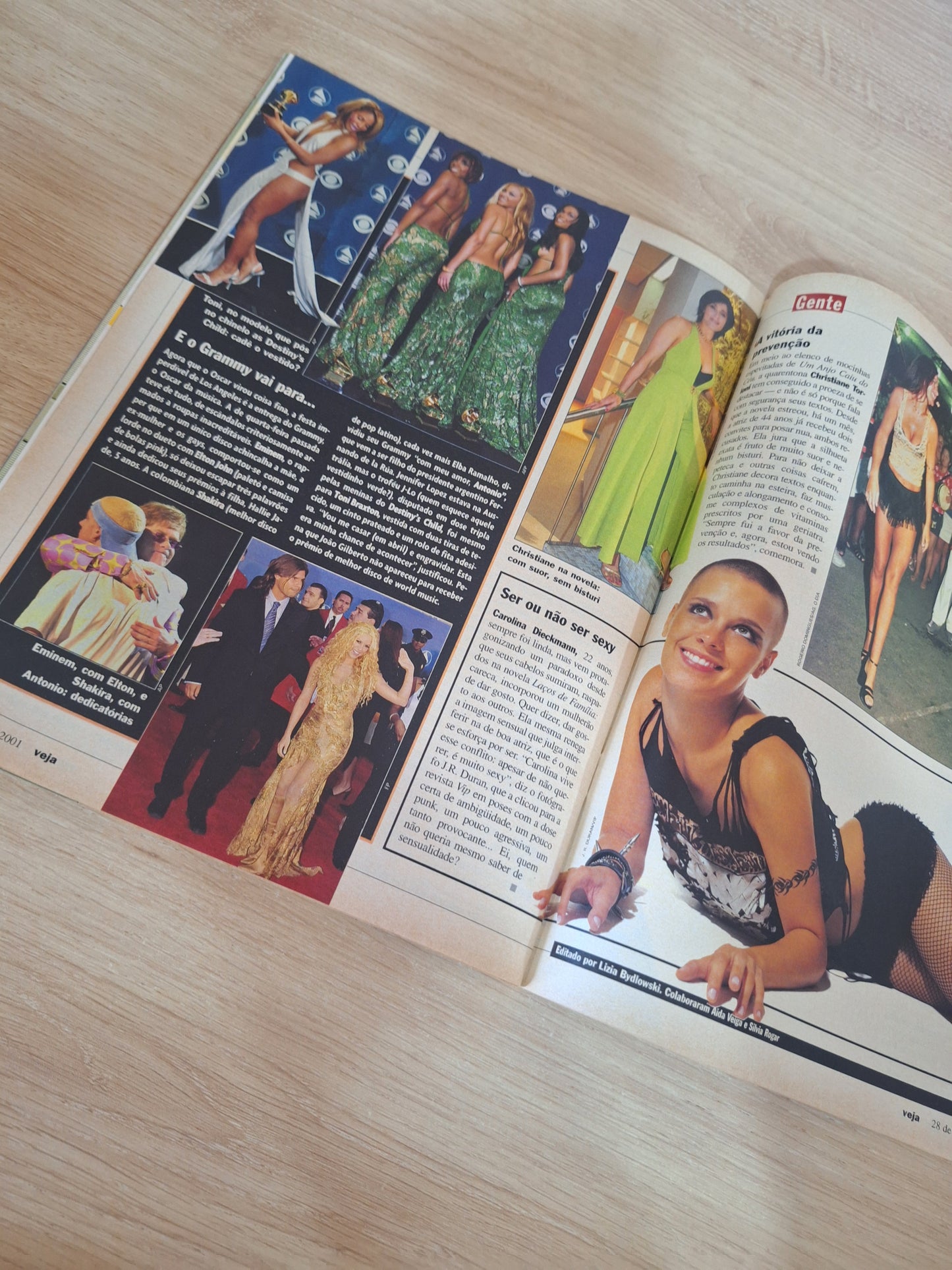 Revista Veja 1689 (2001)
