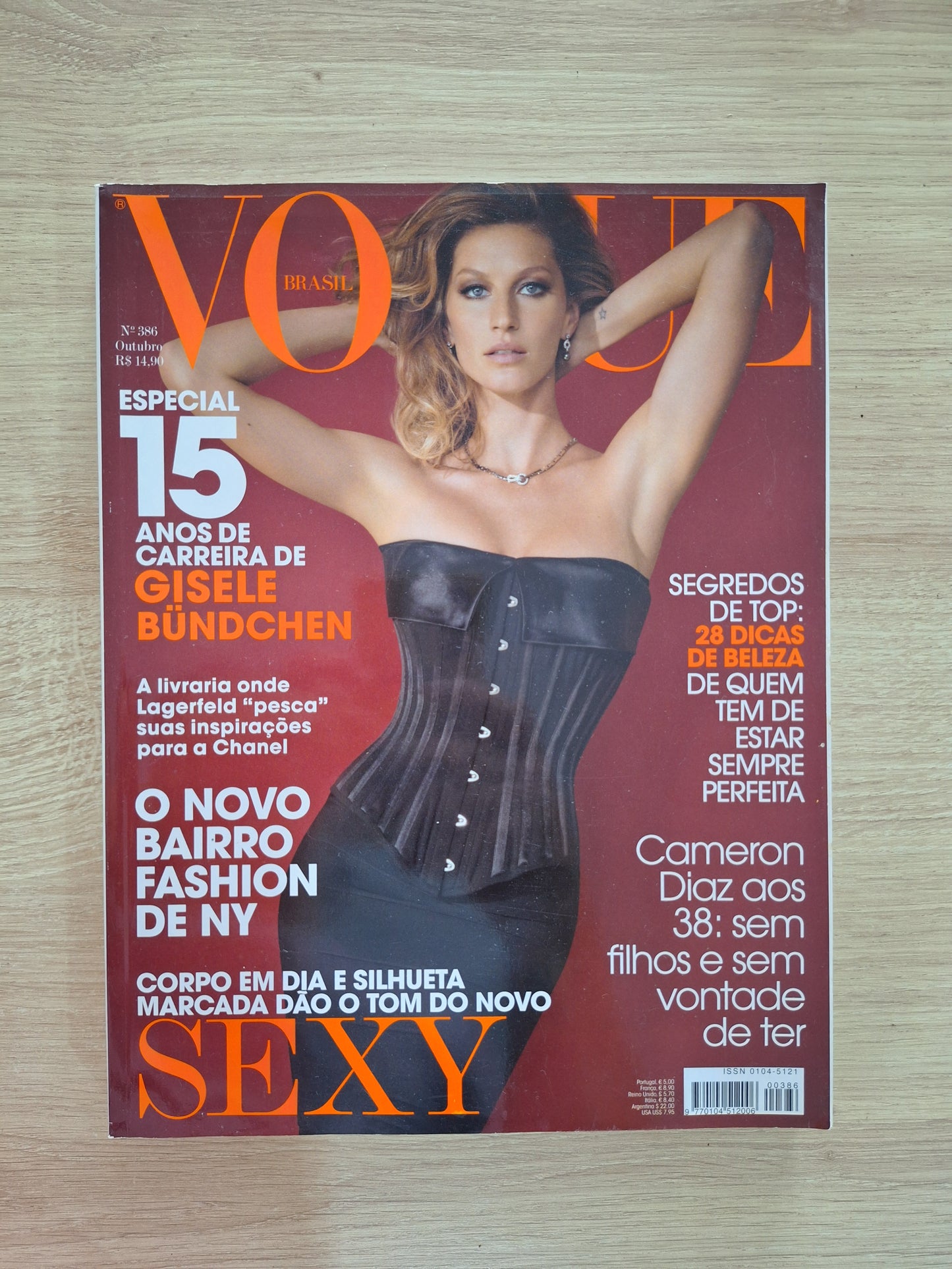 Revista Vogue 386 (2010)