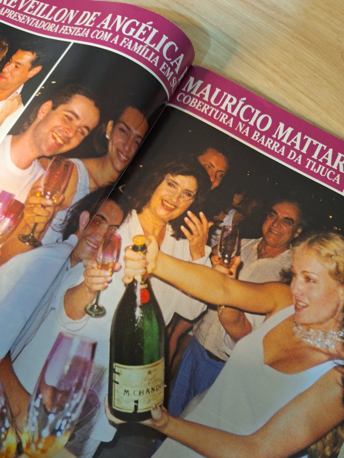 Revista Caras 322 (2000)