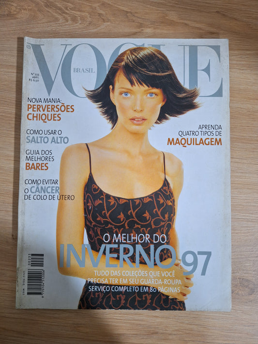 Revista Vogue 233
