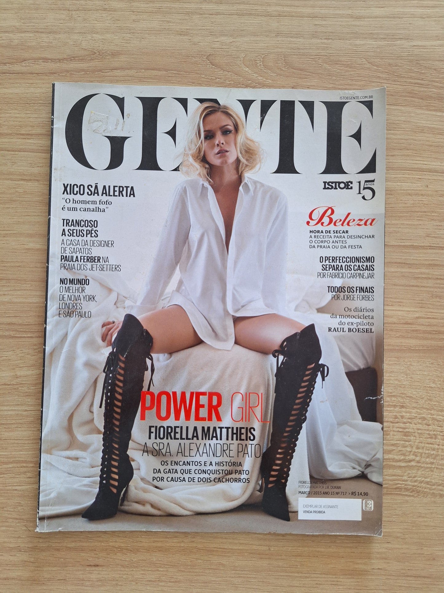 Revista Istoé Gente 717 (2015)