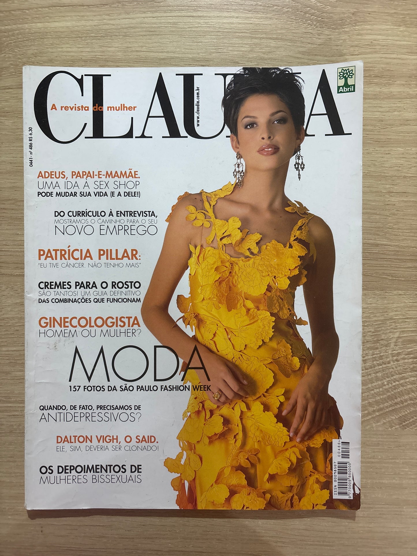 Revista Claudia 496 (2002)