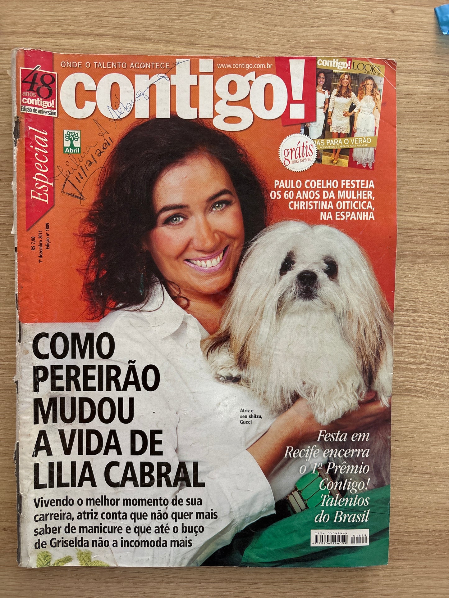 Revista Contigo 1889 (2011)