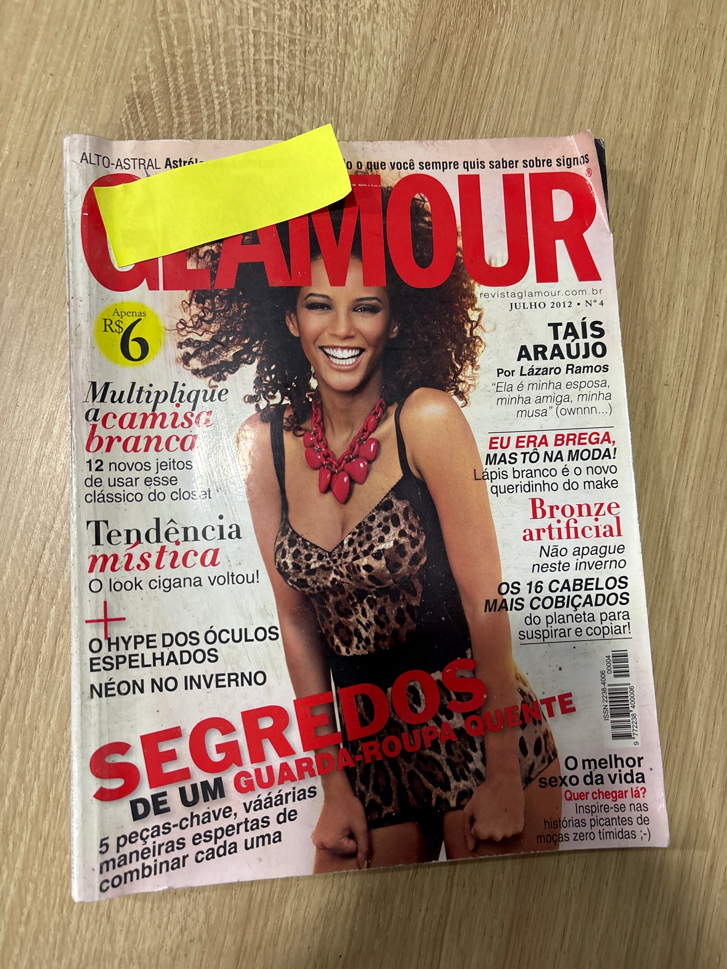Revista Glamour 04 (2012)