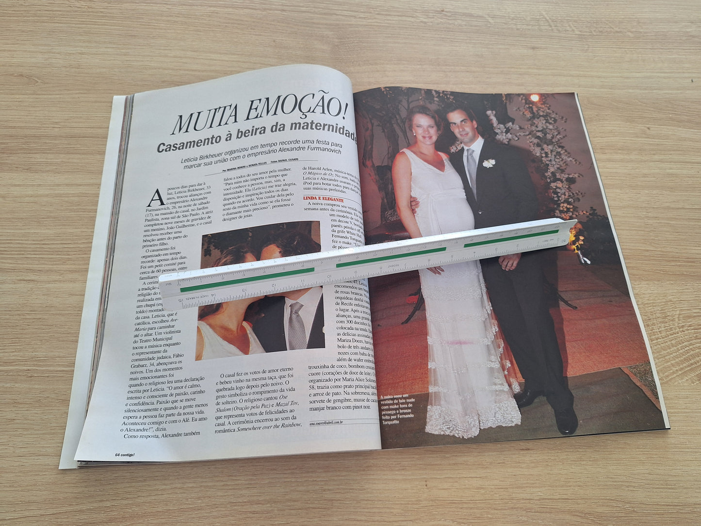 Revista Contigo 1879 (2011)