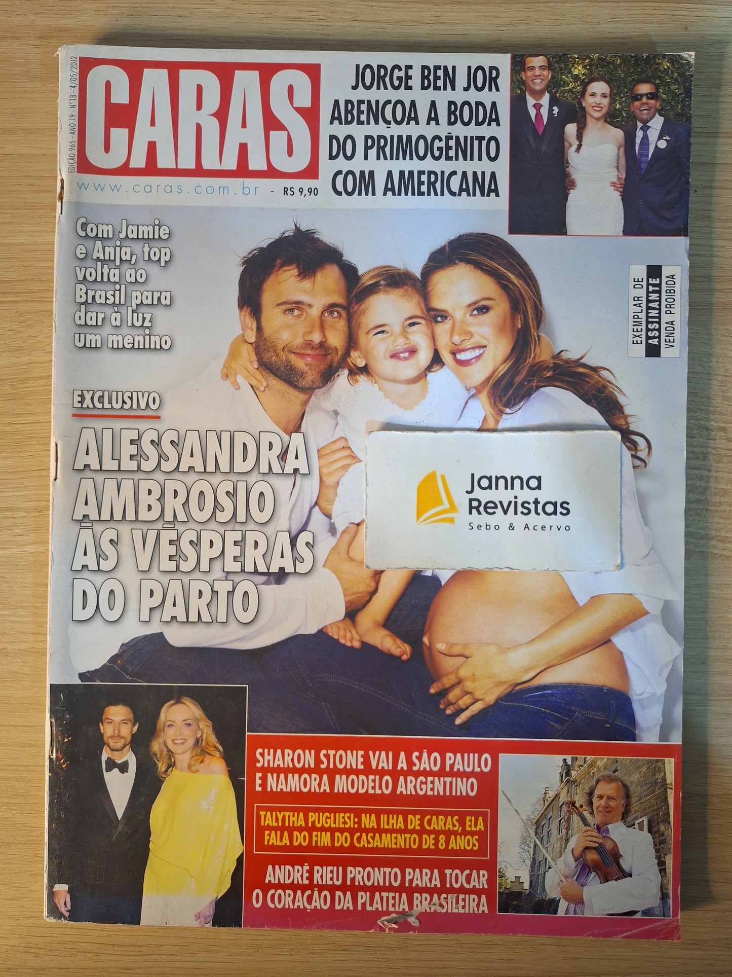 Revista Caras 965 (2012)