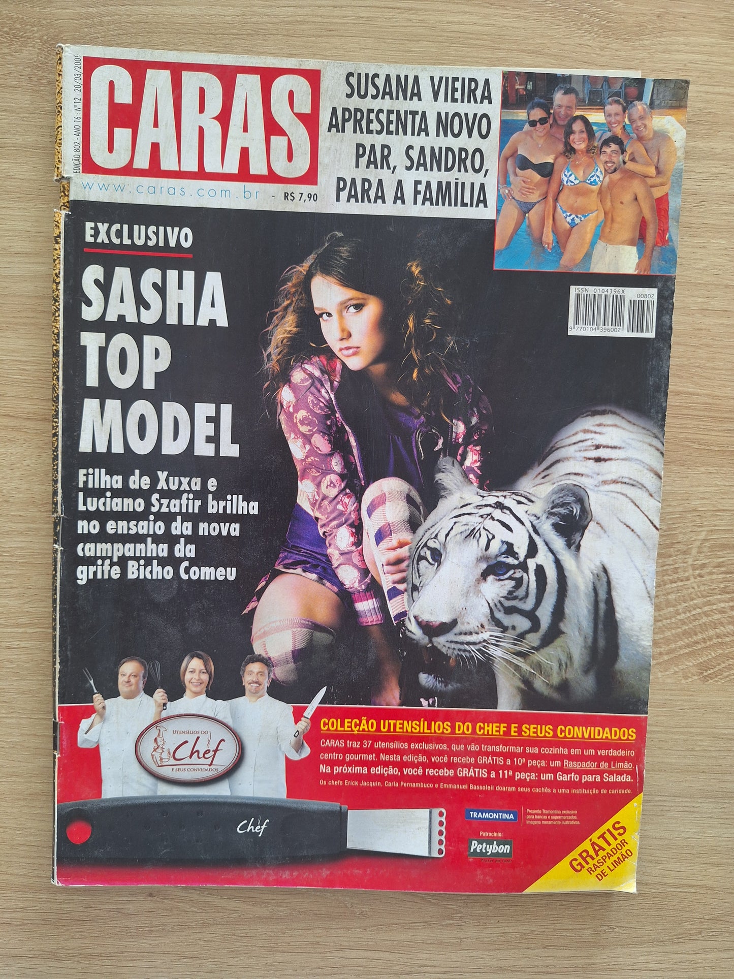 Revista Caras 802 (2009)