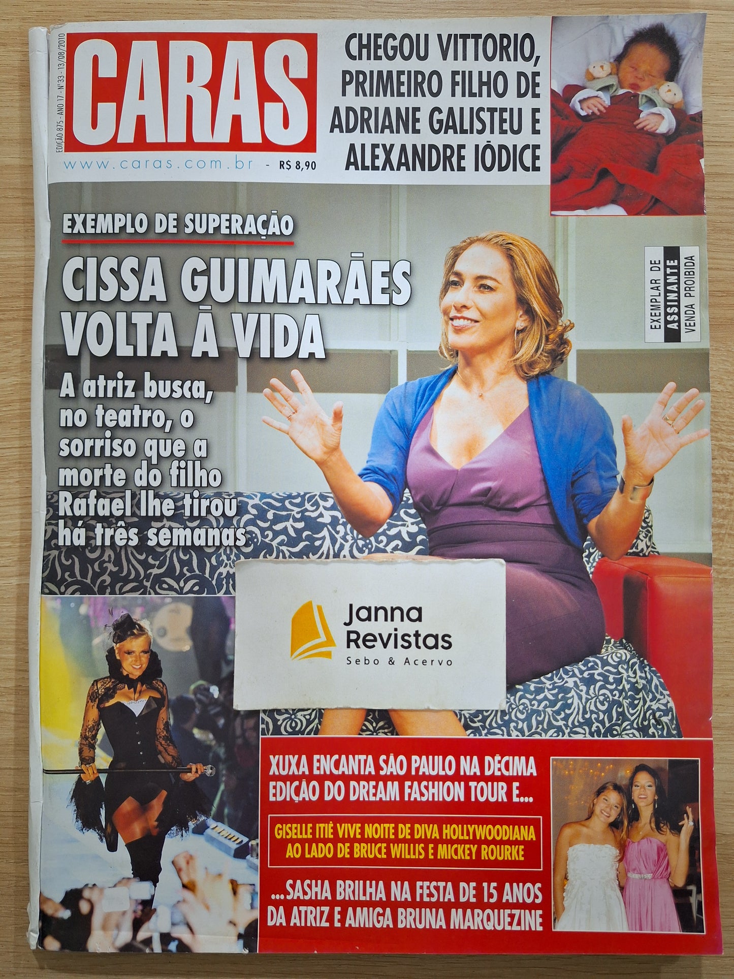Revista Caras 875 (2010)