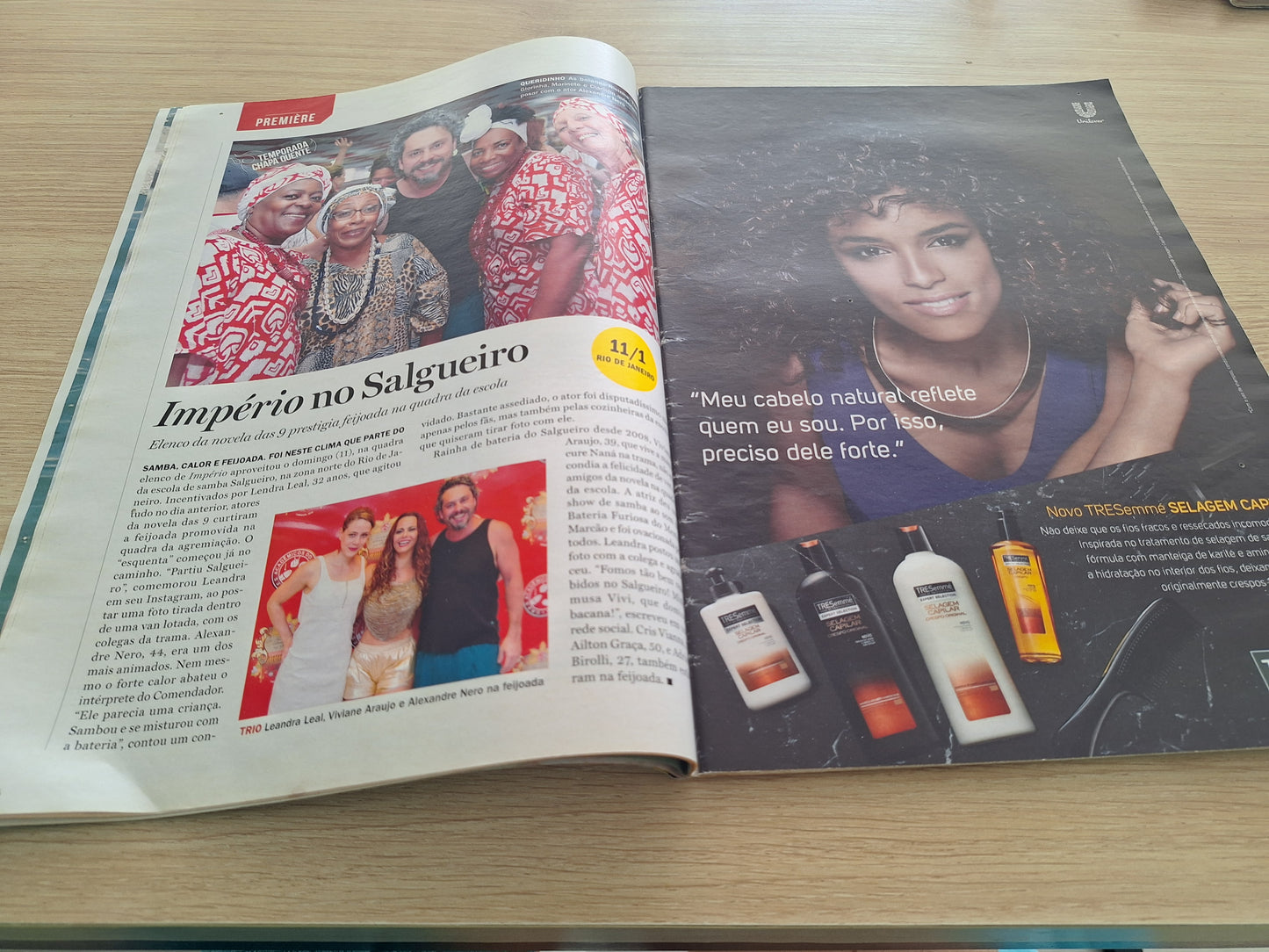 Revista Contigo 2052 (2015)