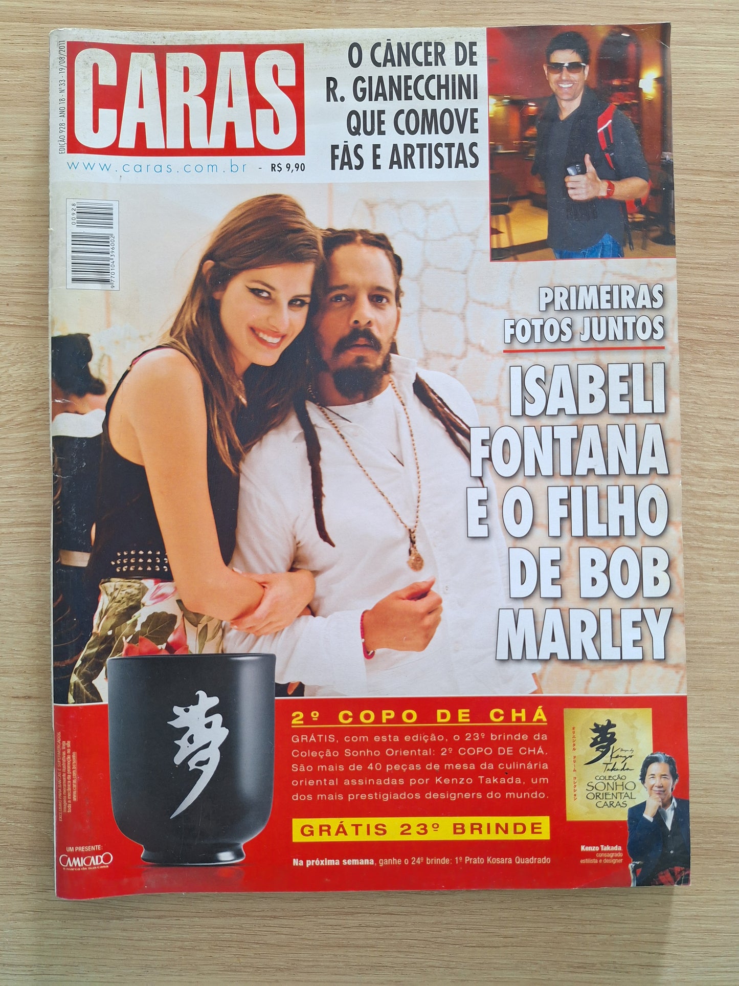 Revista Caras 928 (2011)