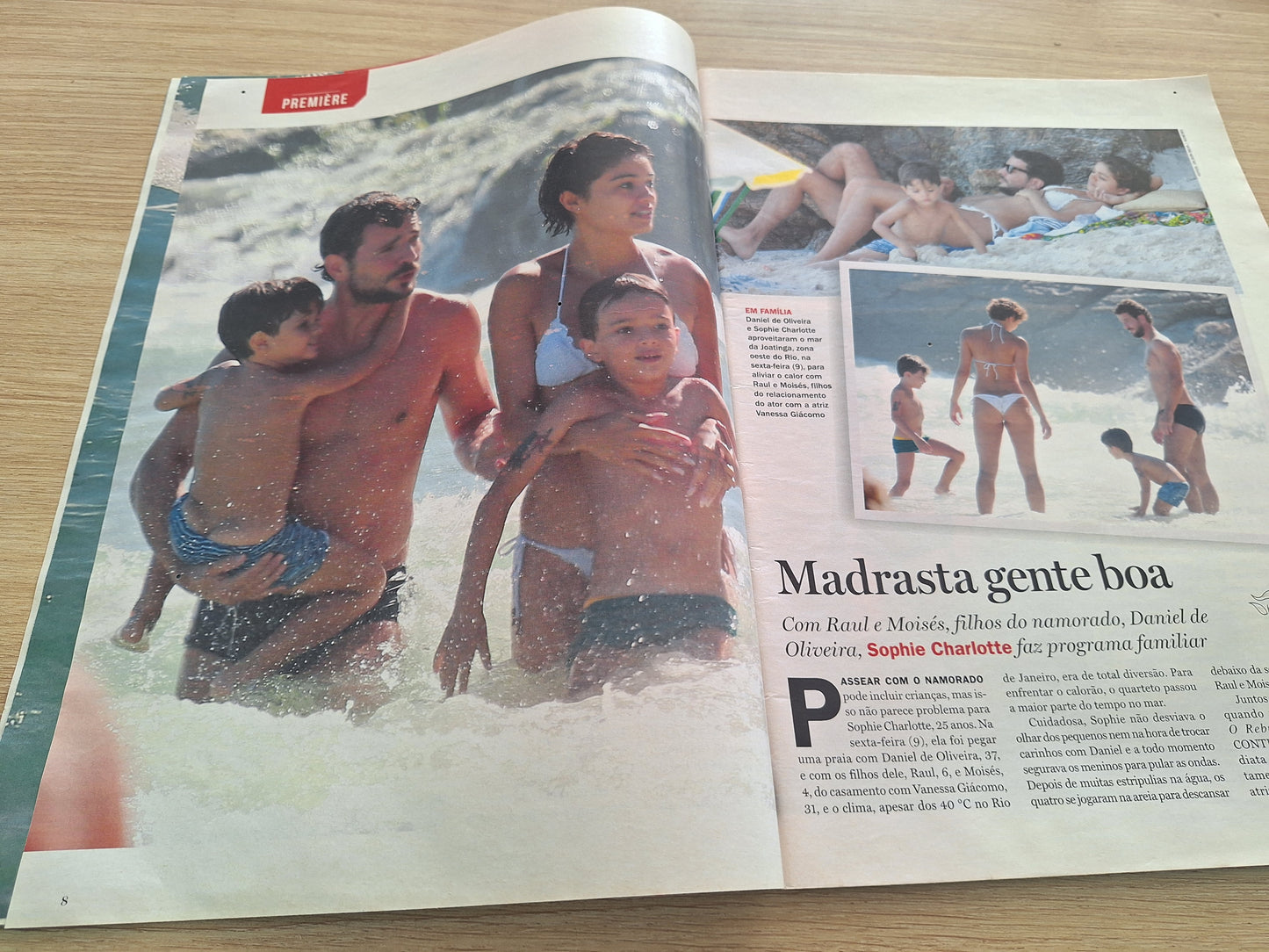 Revista Contigo 2052 (2015)