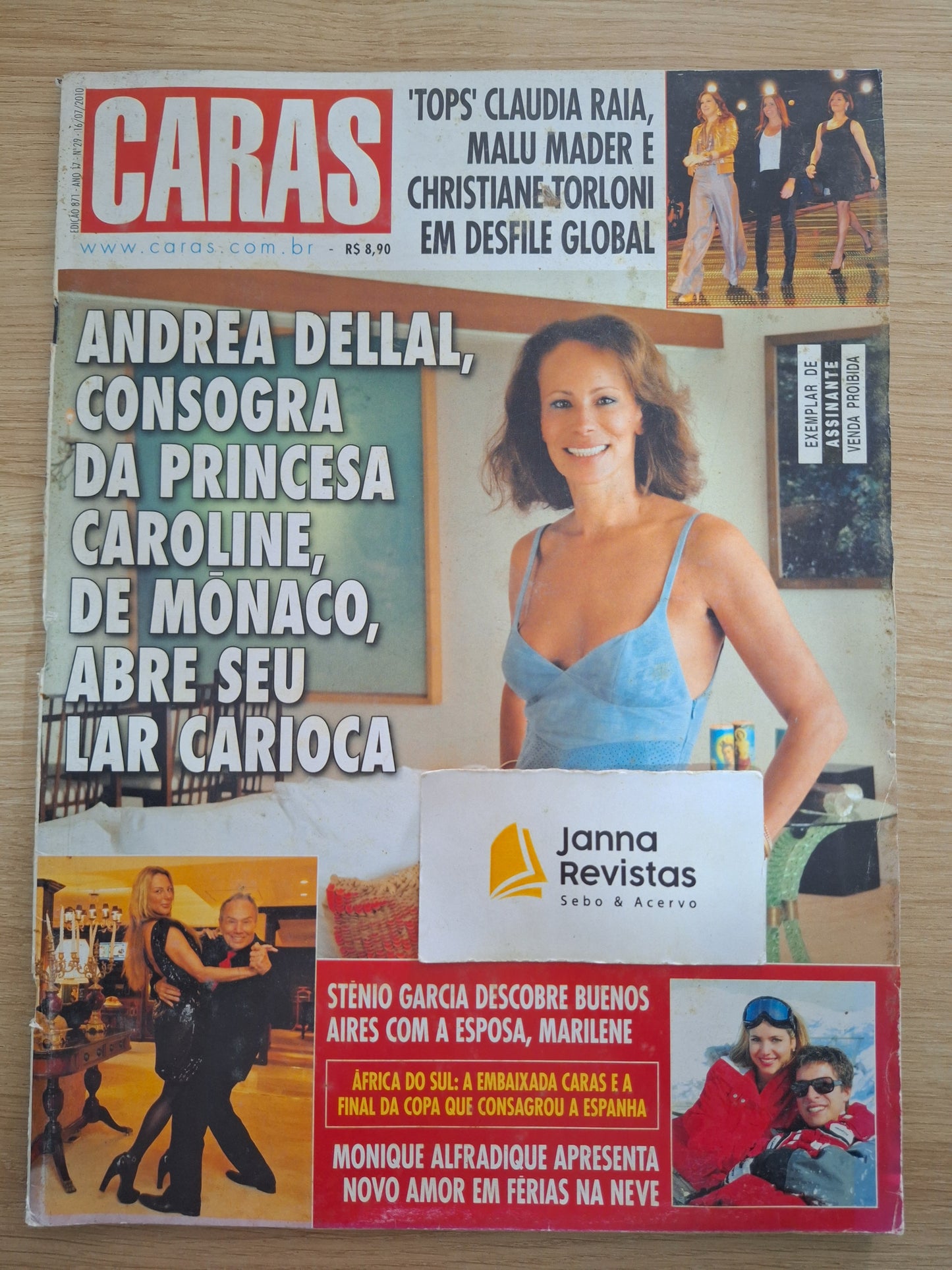 Revista Caras 871 (2010)